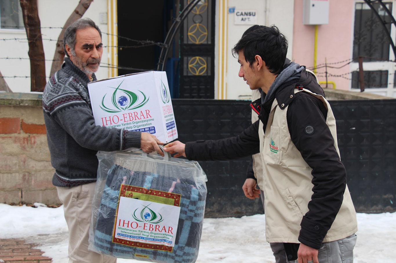 Avrupa'nın farklı bölgelerindeki camilerden depremzedelere yardım